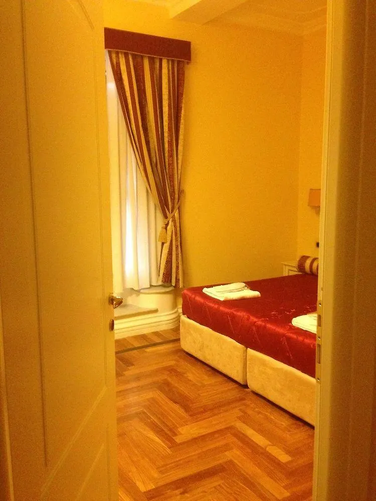 Hotel Relais Frattina Roma Pensión